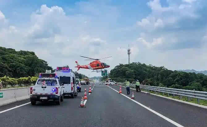 玛沁高速公路汽车救援案例